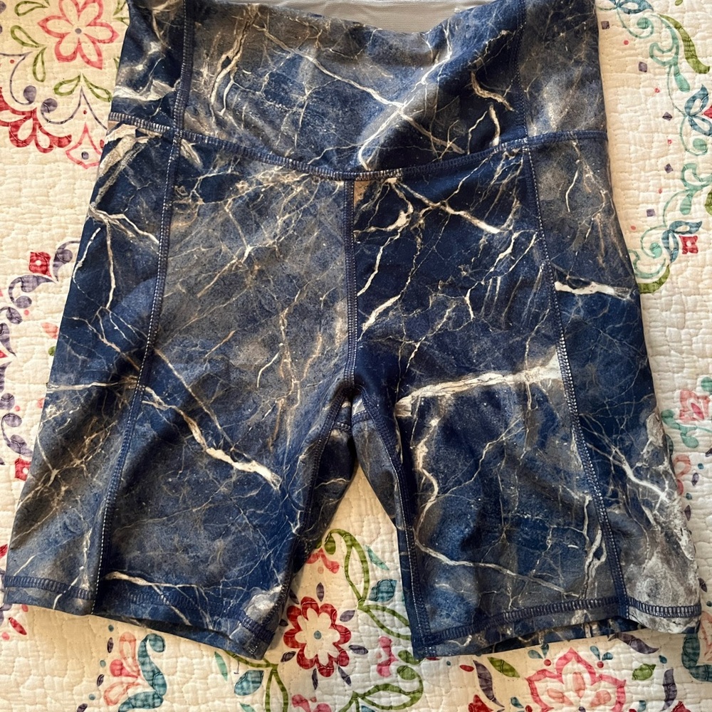 Jessica Simpson athletoc short. Blue marble